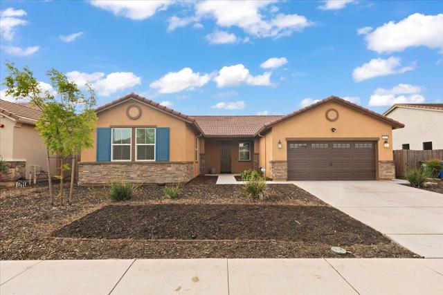 829 Crow Creek Circle, Galt CA: https://media.crmls.org/mediaz/98f8473b-781c-4bba-b5a3-6871dc16d051.jpg
