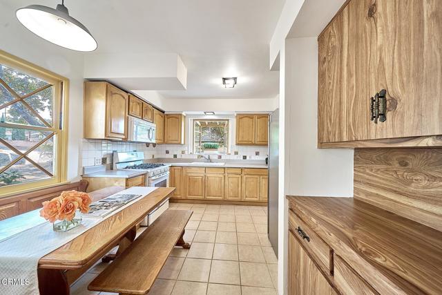 Detail Gallery Image 7 of 23 For 3106 Honolulu Ave, La Crescenta,  CA 91214 - 4 Beds | 2 Baths