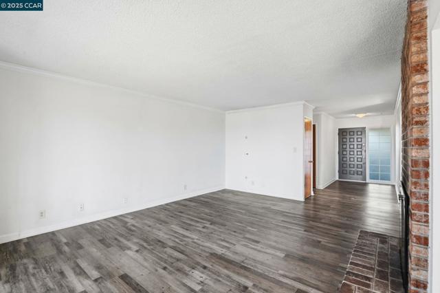 931 N Camino Alto Drive, Vallejo CA: https://media.crmls.org/mediaz/98f8c2ef-311d-4fc3-8958-76cc92f21516.jpg