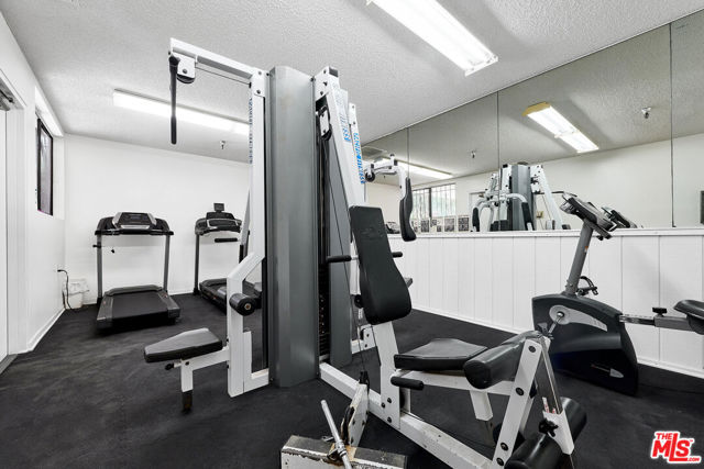 8828 Pershing Drive, Playa del Rey CA: https://media.crmls.org/mediaz/98f95aa4-278f-457c-9b4e-bfead30909f8.jpg