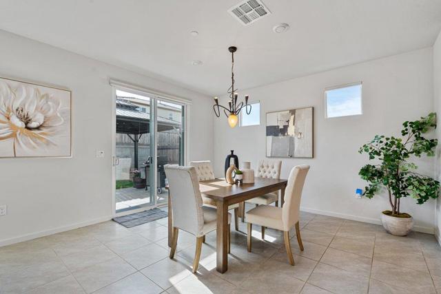 2111 Rosewood Drive, Hollister CA: https://media.crmls.org/mediaz/98fa7e4f-86a6-434d-be0f-e9831d0212c5.jpg