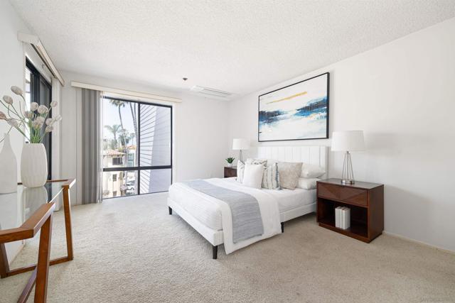 8110 El Paseo Grande, La Jolla CA: https://media.crmls.org/mediaz/98fa86a4-22ec-44ea-af5d-45360f5ce56d.jpg