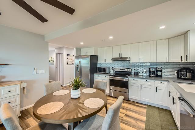 9180 Tokaj Ln, Spring Valley CA: https://media.crmls.org/mediaz/98faf074-4de2-4c93-b162-a96e7b1499fb.jpg