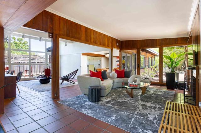 876 Southampton Drive, Palo Alto CA: https://media.crmls.org/mediaz/98fb0a0d-bb8d-4b62-9706-92a721acd4eb.jpg