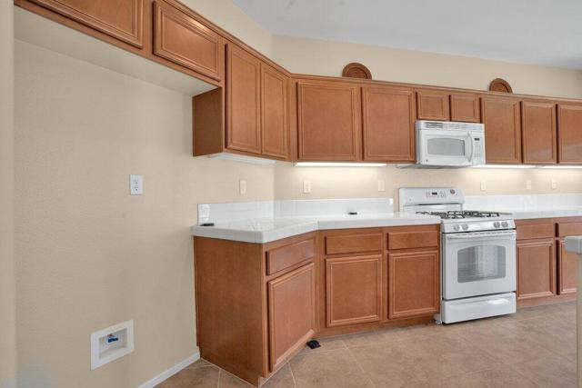 64178 Yosemite Lane, Desert Hot Springs CA: https://media.crmls.org/mediaz/98fb4063-c5bd-464f-a93e-44b100a48afb.jpg