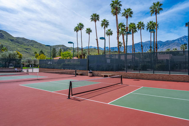 2345 S Cherokee Way, Palm Springs CA: https://media.crmls.org/mediaz/98fb4fc7-b03d-4d43-9bae-47ff52a60b9d.jpg