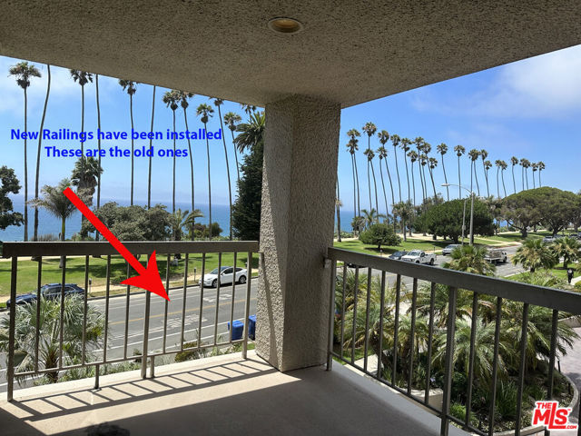 515 Ocean Avenue, Santa Monica CA: https://media.crmls.org/mediaz/98fcbfd4-91e3-45c5-afad-b904c301c8b1.jpg
