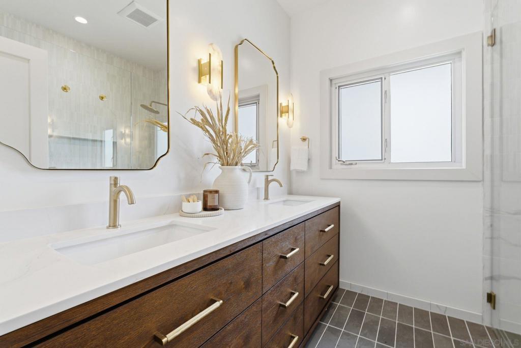 2409 Evergreen - photo 18