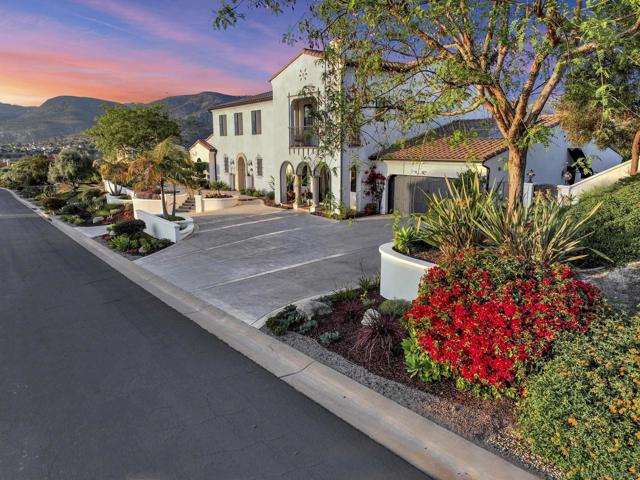8366 The Landing Way, San Diego CA: https://media.crmls.org/mediaz/98fe3606-438d-4e5a-bc45-77658b1199c5.jpg