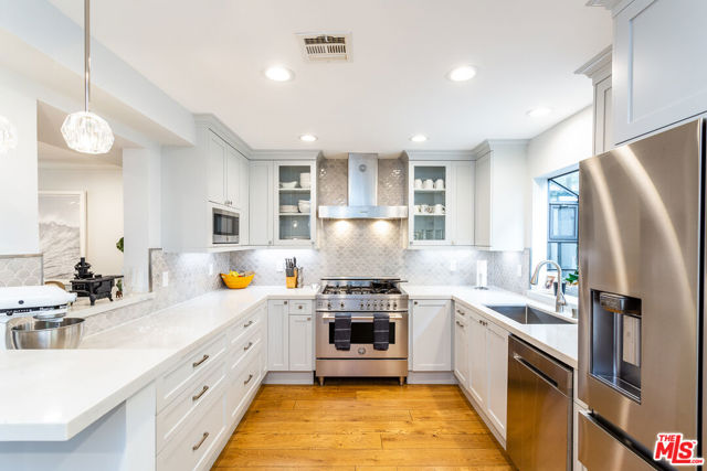 1625 Idaho Avenue, Santa Monica CA: https://media.crmls.org/mediaz/98fe5347-626b-4931-a54a-dc76d2b7a341.jpg