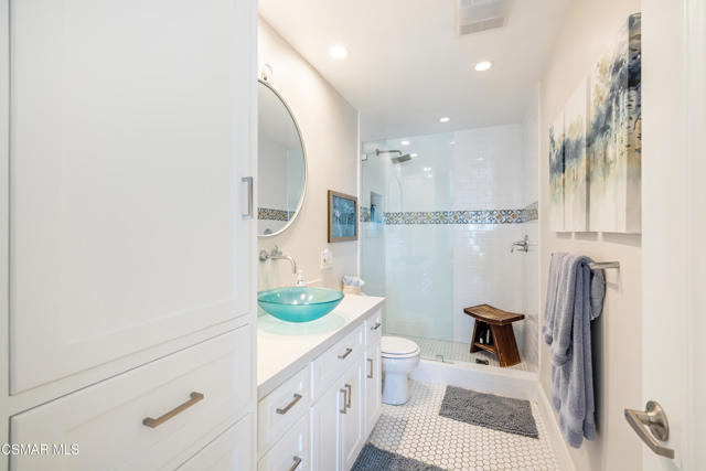 6766 Las Olas Way, Malibu CA: https://media.crmls.org/mediaz/98febf00-0cef-4c04-a53b-0b7a7aecccb0.jpg