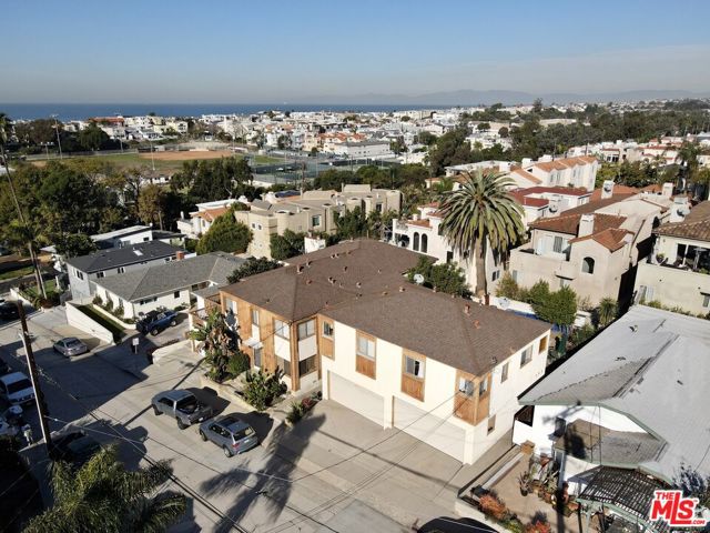 635 8th Place, Hermosa Beach, California 90254, ,Residential Income,Sold,8th,22221151