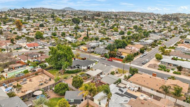 7200 Colony Rd, La Mesa CA: https://media.crmls.org/mediaz/98ffaaf3-3a0b-4f04-b499-e9a2ecf38924.jpg