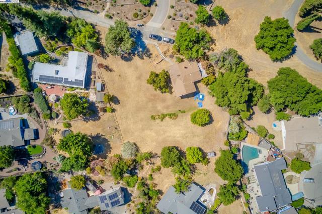 419 Las Lomas Way, Walnut Creek CA: https://media.crmls.org/mediaz/9900e105-a948-4009-b469-24519adda54a.jpg