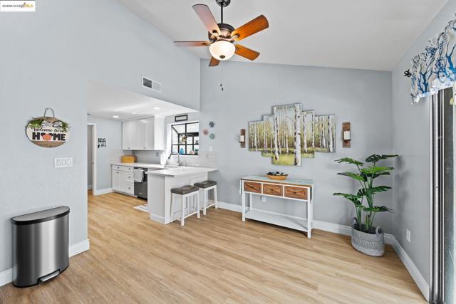 2256 Camborne Dr, Modesto CA: https://media.crmls.org/mediaz/99013352-1818-4525-aba6-61e3dc94b9a8.jpg