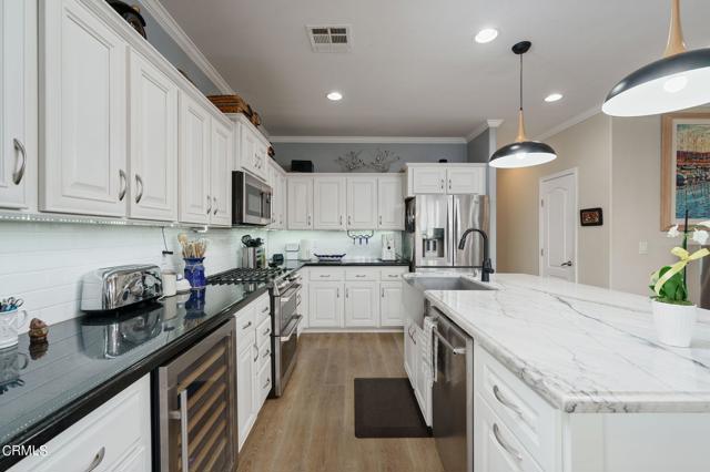 5540 W 5th Street, Oxnard CA: https://media.crmls.org/mediaz/99013403-e1eb-434b-bbc7-d829af5c7bd3.jpg