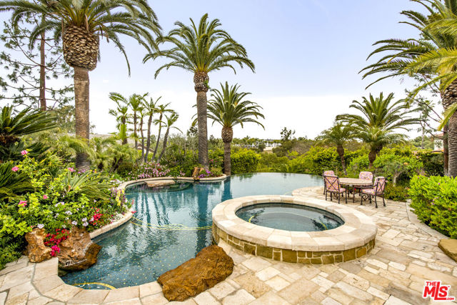 427 La Marina Drive, Camarillo CA: https://media.crmls.org/mediaz/99015f6a-0ec1-41e3-b654-65d6d6a8928d.jpg