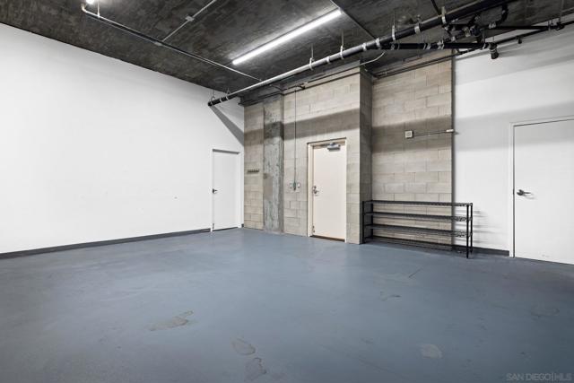 2500 6th Ave, San Diego CA: https://media.crmls.org/mediaz/99021ecf-251d-4289-b1ca-57e0aa0e56d8.jpg