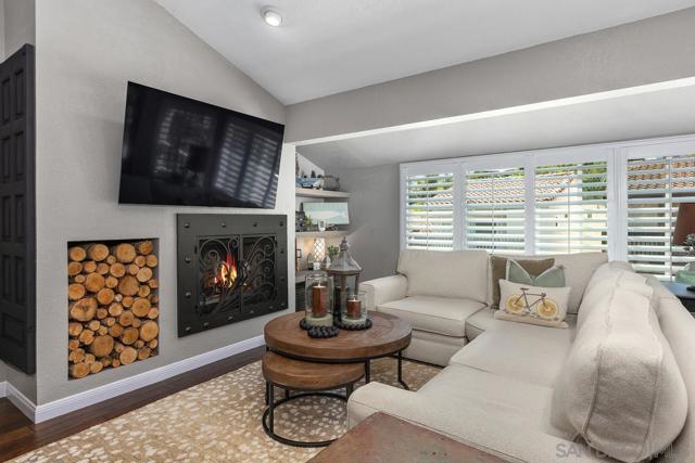 4533 Gesner St, San Diego CA: https://media.crmls.org/mediaz/9903757b-404b-4701-ace7-7b8179a1dd33.jpg