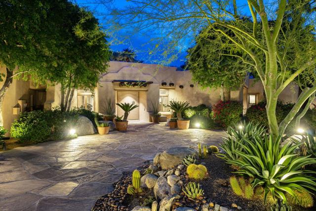 475 S Via Las Palmas, Palm Springs CA: https://media.crmls.org/mediaz/99037a02-dd3e-4c6e-ae68-332265e69b48.jpg