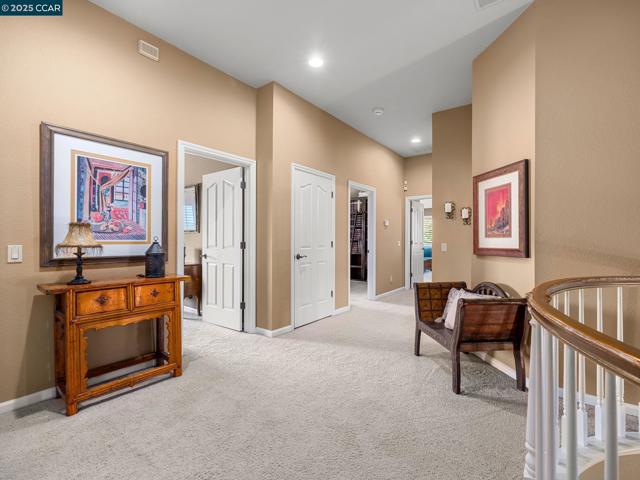 4640 Kingswood Dr, Danville CA: https://media.crmls.org/mediaz/9903ceba-b977-447d-a778-0132260b1ec3.jpg