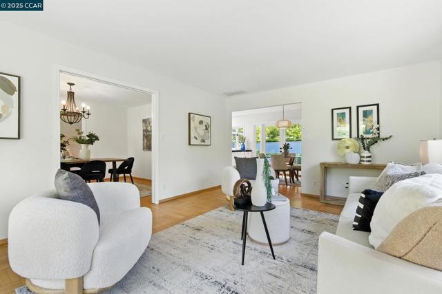 575 Old Orchard Dr, Danville CA: https://media.crmls.org/mediaz/99048dbc-fa12-4d67-a39f-676f7e3524e5.jpg