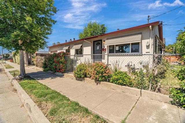 854 N 16th Street, San Jose CA: https://media.crmls.org/mediaz/9904d46a-bd32-434a-bcea-bbdb3dc3c63f.jpg