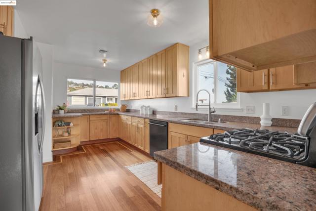 2023 Mira Vista Dr, El Cerrito CA: https://media.crmls.org/mediaz/99051bab-1114-4206-8c4d-21796a1d45de.jpg