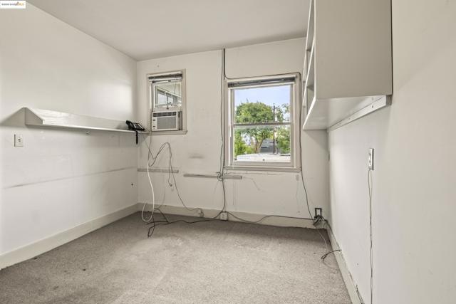 3050 Shattuck, Berkeley CA: https://media.crmls.org/mediaz/990522ad-2318-4542-8133-c81fef3c03be.jpg