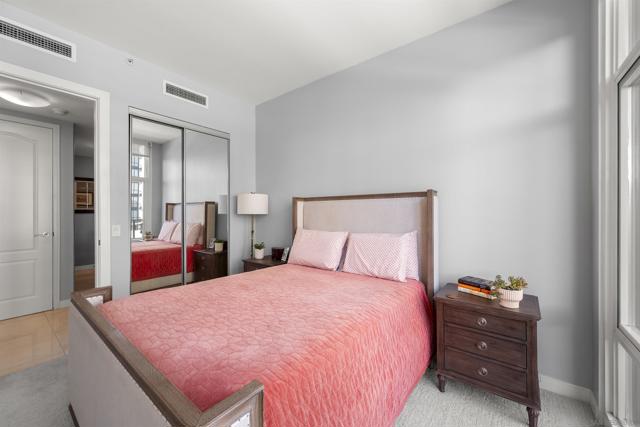 550 Front St, San Diego CA: https://media.crmls.org/mediaz/9905859d-3df0-45d8-8f7f-07909f640c7f.jpg