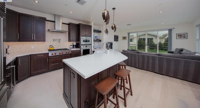 996 Harbor Haven Dr, Bodega Bay CA: https://media.crmls.org/mediaz/99060315-dda9-43b7-be2a-f1489203e321.jpg