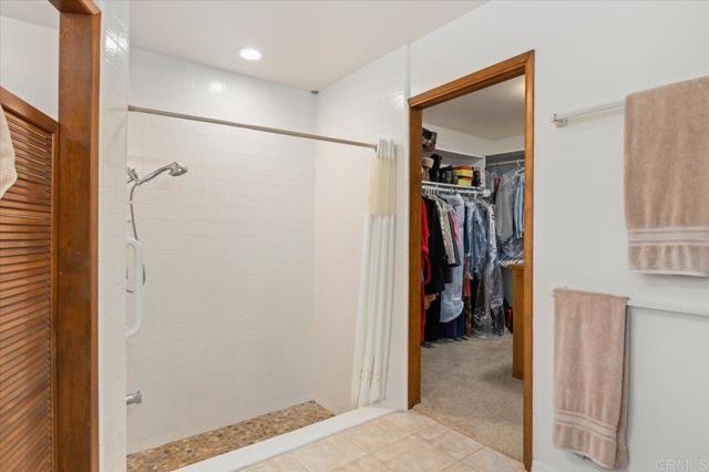 Detail Gallery Image 42 of 60 For 945 El Paseo, Vista,  CA 92084 - 4 Beds | 3 Baths