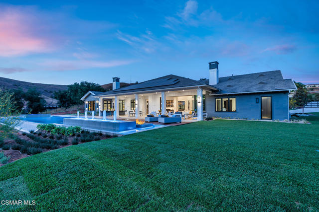2111 High Knoll Circle, Thousand Oaks CA: https://media.crmls.org/mediaz/9906ca9b-81e7-4a1b-8a40-c41672169624.jpg