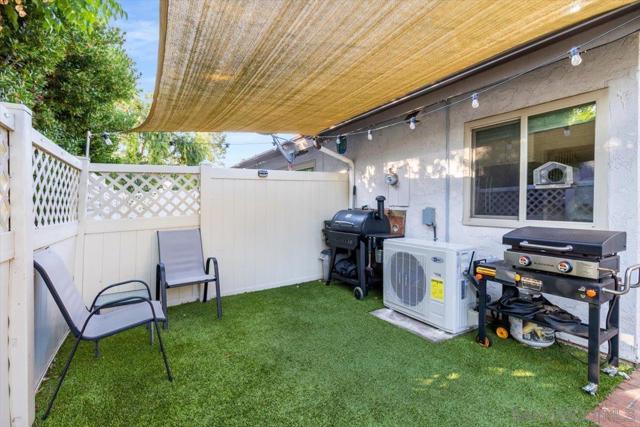 220 Eveningside Gln, Escondido CA: https://media.crmls.org/mediaz/99074518-2339-4626-a39c-f4cde689a9be.jpg