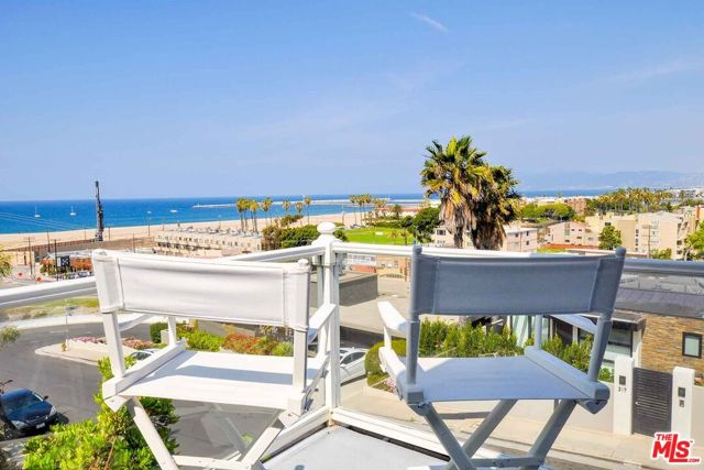218 Montreal Street, Playa del Rey CA: https://media.crmls.org/mediaz/9907942b-f9e0-41e3-b4a2-c25ecf770603.jpg