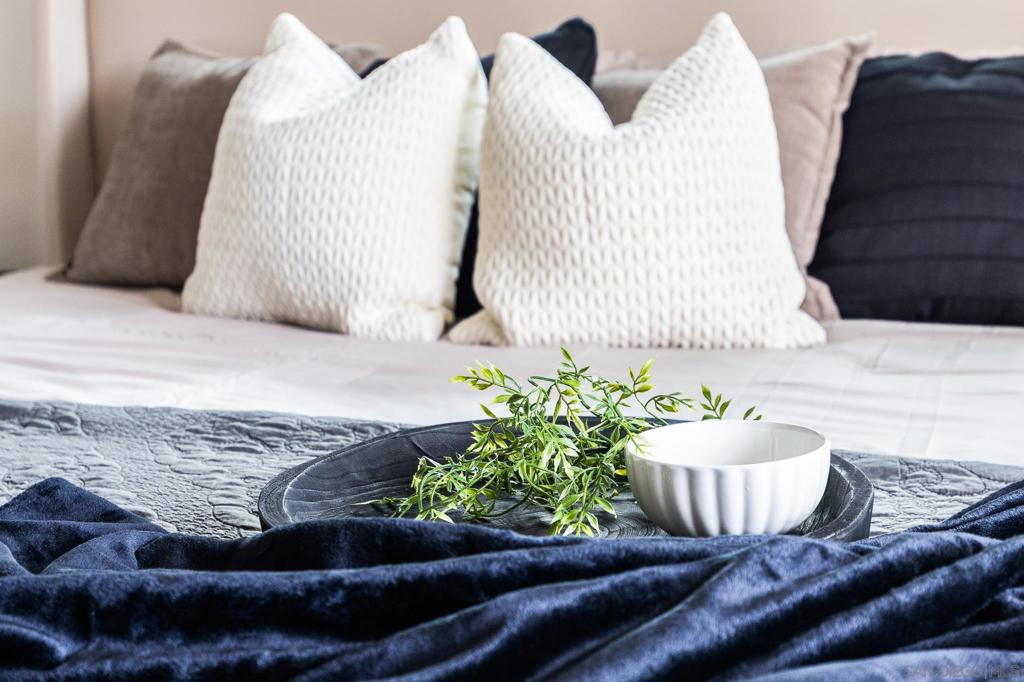 https://media.crmls.org/mediaz/9907a097-3e18-4b07-b554-cac77f711323.jpg?preset=X-Large