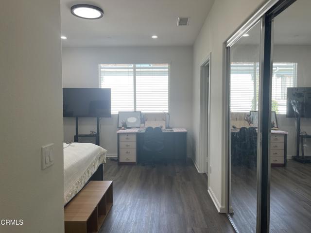 Detail Gallery Image 8 of 30 For 7937 N Keer Dr, Los Angeles,  CA 91335 - 5 Beds | 4 Baths