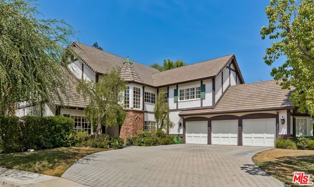 4239 Tarzana Estates Drive photo 2