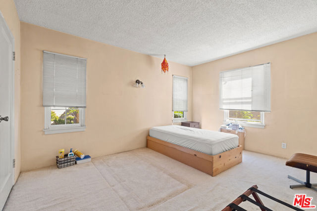 10582 Cheviot Drive, Los Angeles CA: https://media.crmls.org/mediaz/9907e3d8-7cfd-46d4-bb47-36d9eef19468.jpg