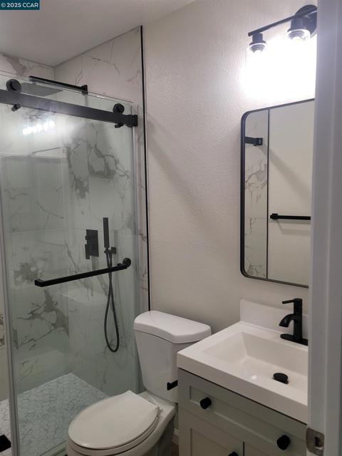 4928 Friar Ave, Fremont CA: https://media.crmls.org/mediaz/99089c78-e42b-4c70-ae03-bb9d76098d7d.jpg