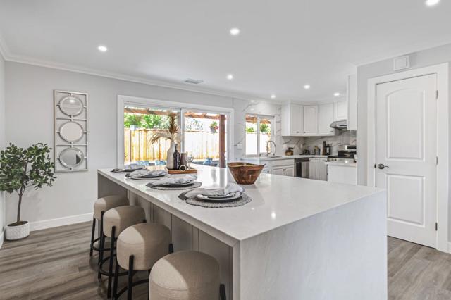 3854 Deans Place Way, San Jose CA: https://media.crmls.org/mediaz/990922c5-ee33-4fb9-8a98-faace1e790cb.jpg