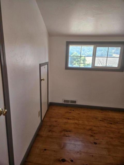 120 Trafton Road, Royal Oaks CA: https://media.crmls.org/mediaz/990979b1-7efc-4db7-9403-38d2e42e8379.jpg