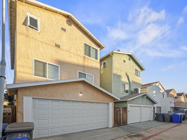 406 408 & 408B E Ave, Coronado CA: https://media.crmls.org/mediaz/990a3ad0-dcff-450e-a2c1-62eadd2a7049.jpg