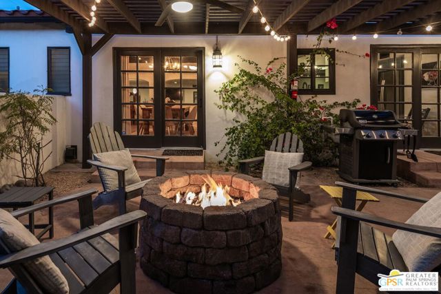 284 E Ocotillo Avenue, Palm Springs CA: https://media.crmls.org/mediaz/990ac6b6-fd91-4405-ad46-c196c4c80006.jpg