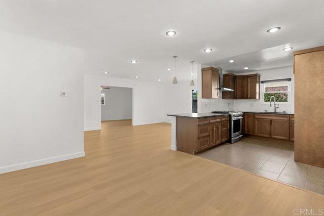 Detail Gallery Image 8 of 49 For 7112 Skyline Dr, San Diego,  CA 92114 - 4 Beds | 2 Baths