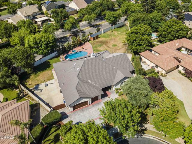 3007 Springbank Court, Bakersfield CA: https://media.crmls.org/mediaz/990c3f22-5717-4f05-bad2-2482aa086544.jpg