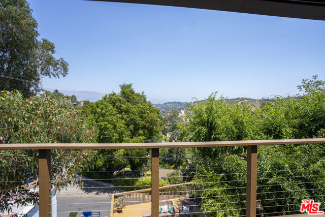 353 Mavis Drive, Los Angeles CA: https://media.crmls.org/mediaz/990ccec1-457e-4c2a-8c6b-bf46e45e9652.jpg