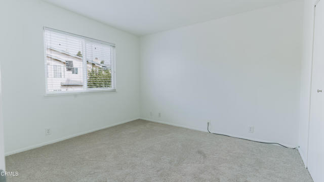 1020 Dunes Street, Oxnard CA: https://media.crmls.org/mediaz/990ce659-94a3-4483-9c78-a76c8a616dd6.jpg