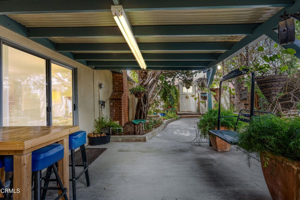 https://media.crmls.org/mediaz/990d5021-e37e-4bf5-b654-dfb044ae1c88.jpg?preset=X-Large