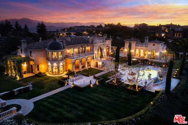 25305 Prado De La Felicidad, Calabasas CA: https://media.crmls.org/mediaz/990d65ad-05fa-4be3-ac9c-a03be30c4432.jpg